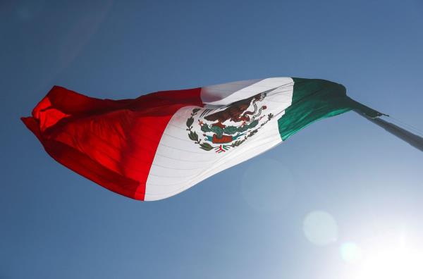 墨西哥南部发生车祸，18名移民死亡，27人受伤