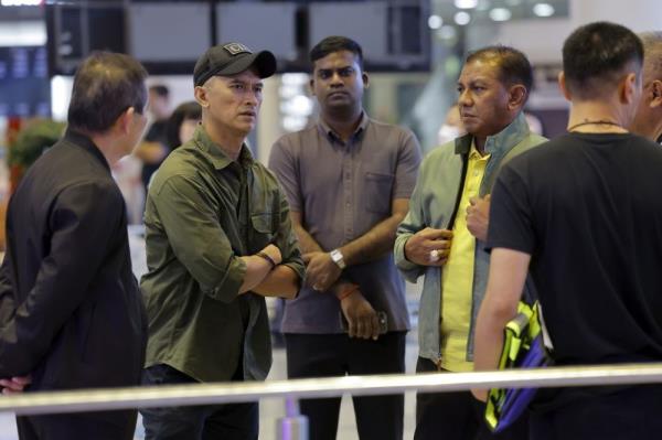 Natio<em></em>nwide manhunt o<em></em>ngoing as police believe KLIA shooter still in Malaysia